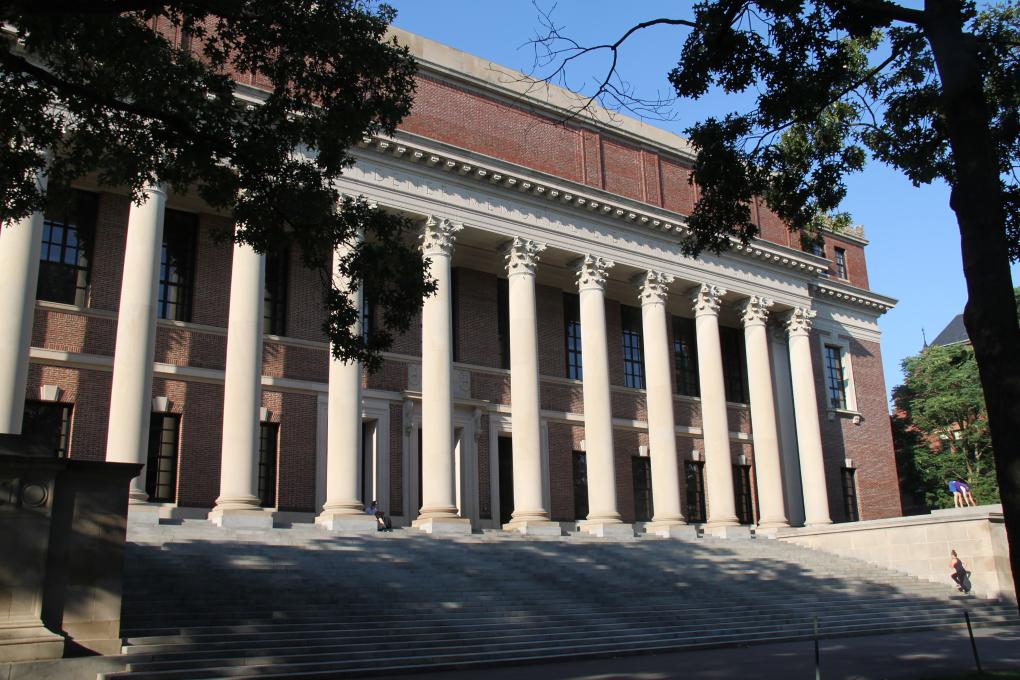 哈佛大学拒绝“整改” 美国政府随即冻结经费